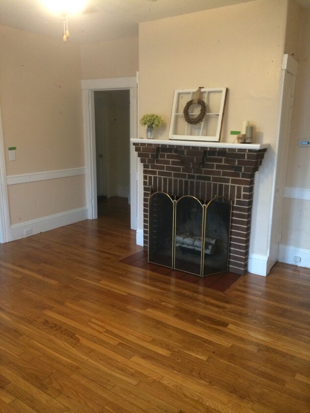 35 Charles St, Holliston, MA 01746 Apartments in Holliston, MA