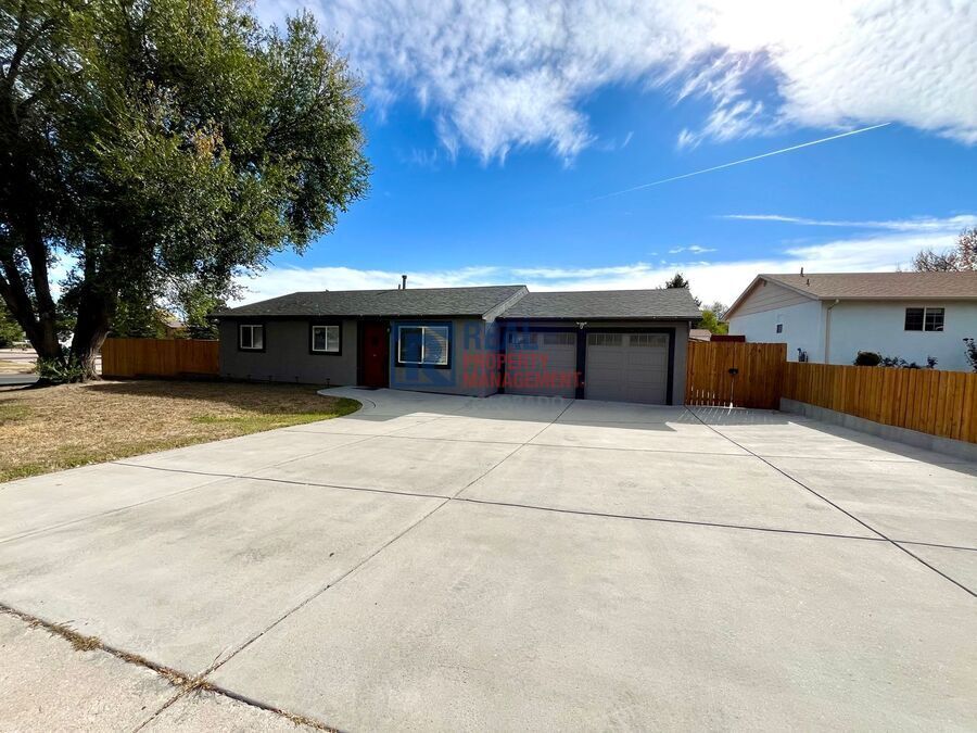 Photo - 1675 Tahlequah Dr-