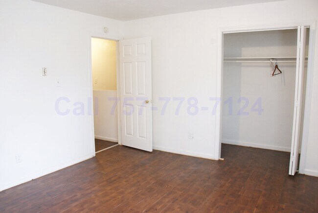 Building Photo - 1416 Picadilly St