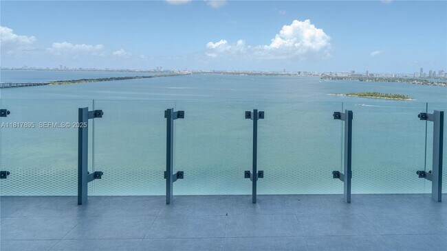 Foto del edificio - 700 NE 26th Terrace