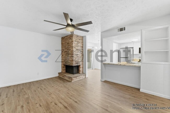 Building Photo - 1620 N Wilmot Rd