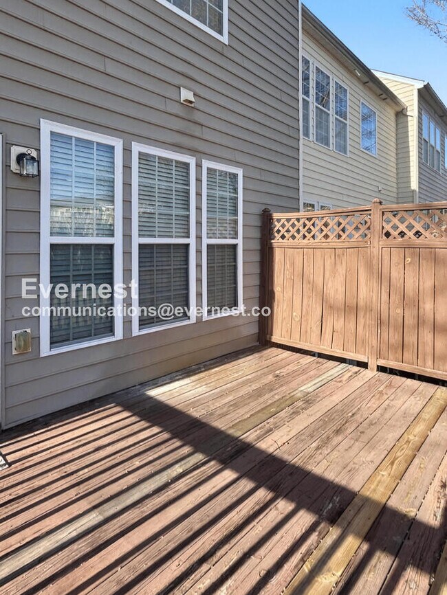 Foto del edificio - 8730 Macedonia Lake Dr