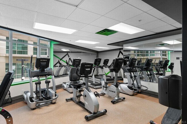 Foto del edificio - 1080 Park Blvd