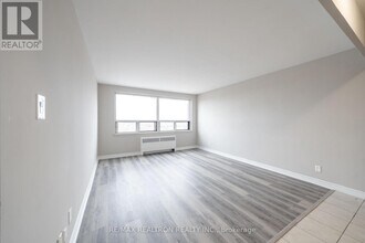 Building Photo - 468 Ottawa St N