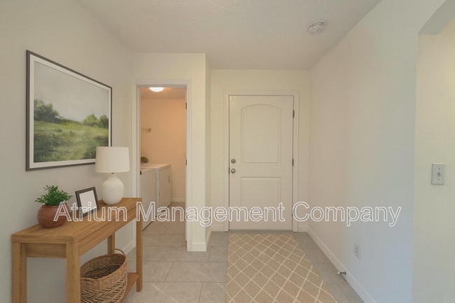 Building Photo - 5558 Maggiore Blvd