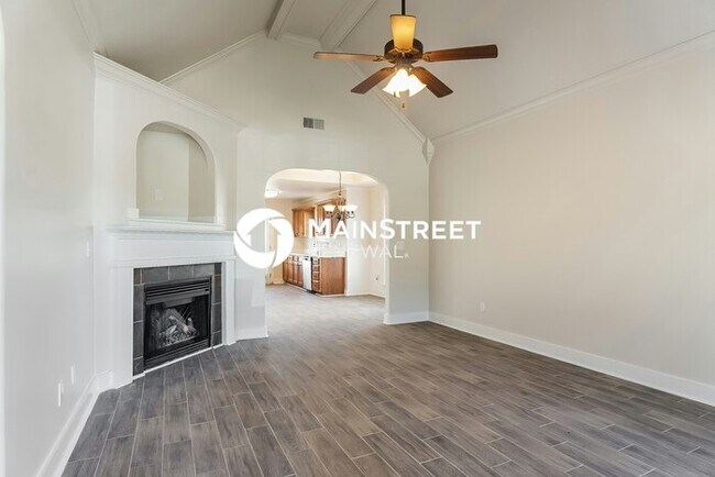 Foto del edificio - 3 Bedroom Pet-Friendly Home in Calera, AL with Main Street Renewal