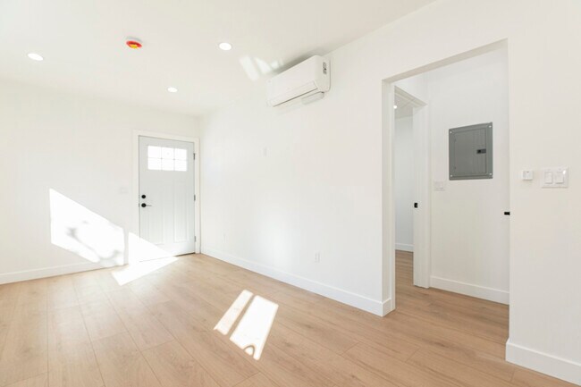 Foto del edificio - 13934 Vanowen St