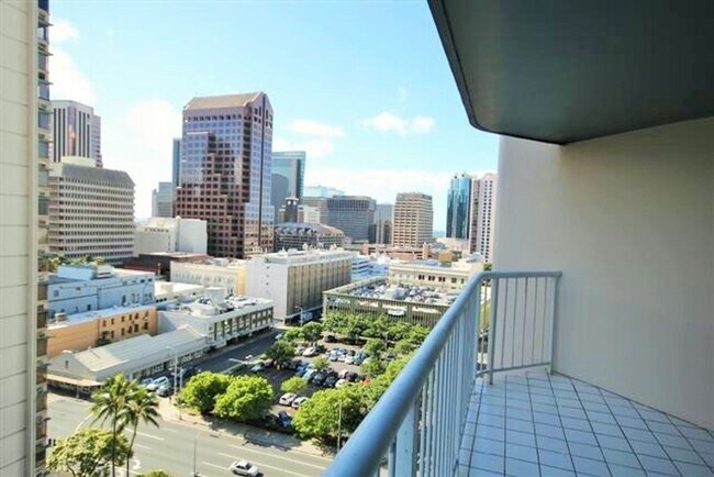 Building Photo - NEWLY RENOVATED-Spacious 1 Bedroom, 1 Bathroom, 1 Parking in Honolulu Park Place!