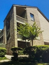 Building Photo - 2210 Pearl St