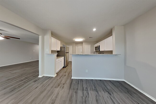 Building Photo - 4023 Sand Ripple Ln