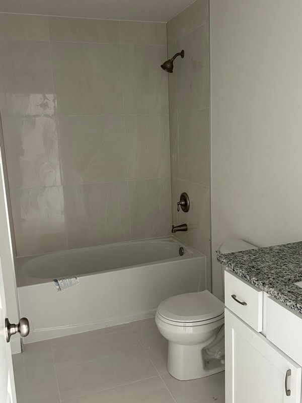 Foto del edificio - 2409-2411 Churchill Ave N