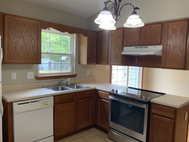 Foto del edificio - 3 Bedroom 2 Bath Home Located Between MCAS...