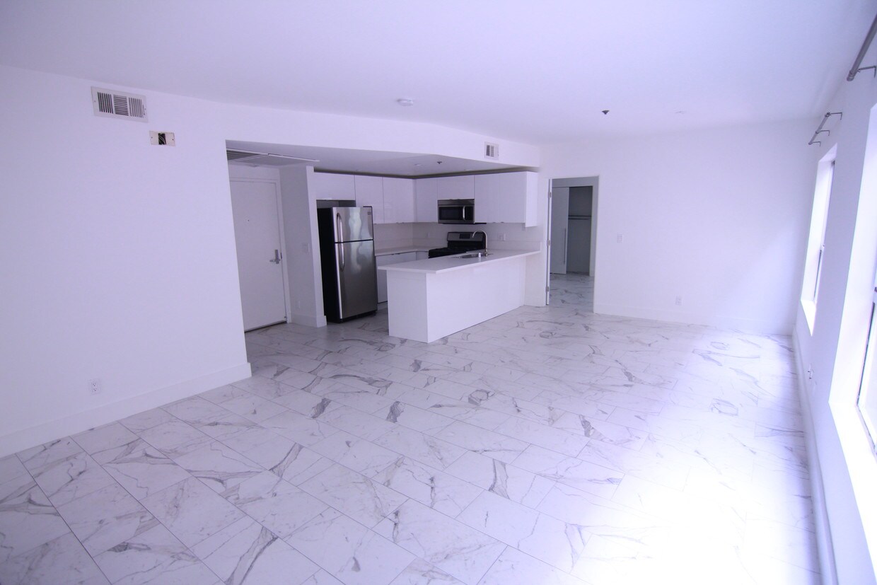 Foto principal - 940 Larrabee St