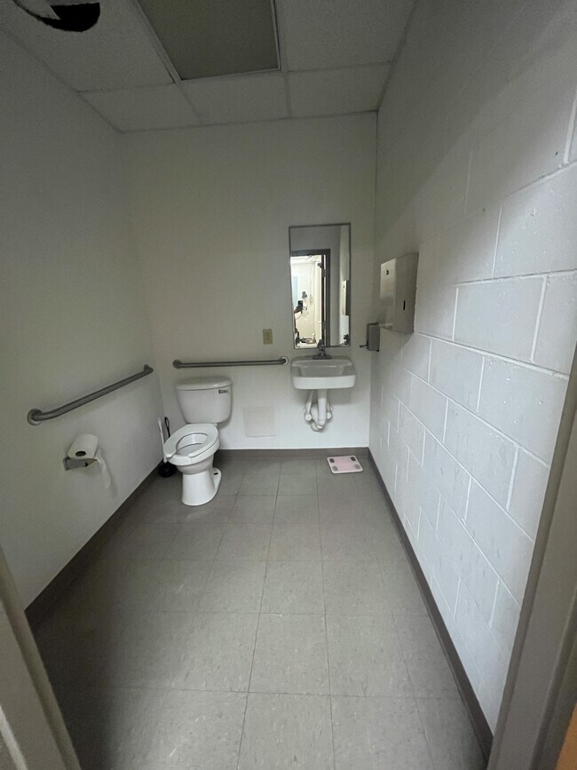 Foto del edificio - 2312 S Main St