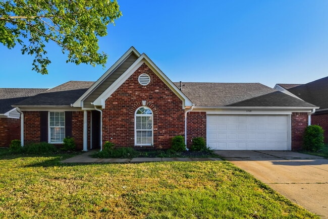 Building Photo - 1708 Cherry Creek Dr