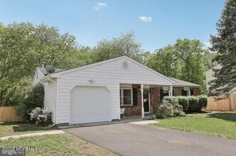 Building Photo - 14 Virginia Dr