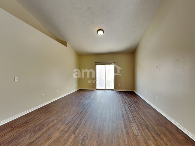 Foto del edificio - 8043 S Bury Rd