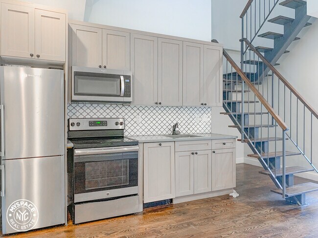 Building Photo - 6080 Myrtle Ave