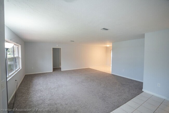 Foto del edificio - 702 Catfish Creek Rd