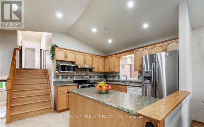 Building Photo - 53 Biscayne Crescent
