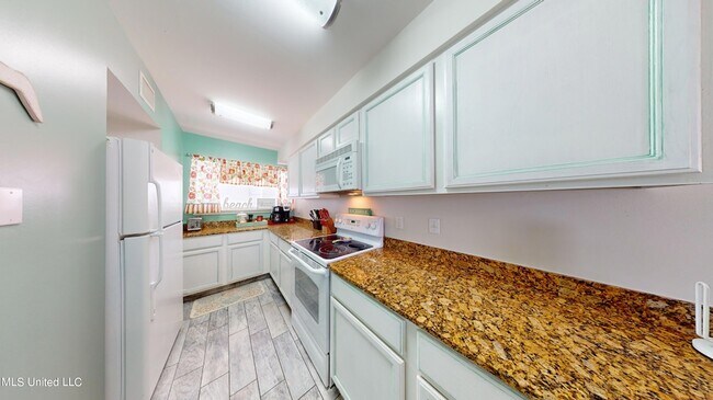 Foto del edificio - 1664 Beach Blvd