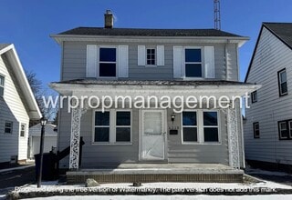 Building Photo - 4218 Parrakeet Ave