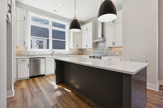 Foto del edificio - 107 E 9th St