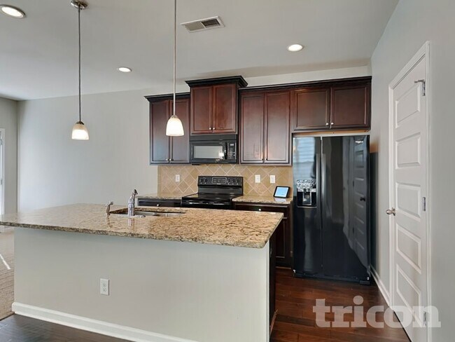 Foto del edificio - 368 Lossie Ln