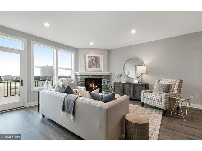 Foto del edificio - 3341 Mulberry Dr