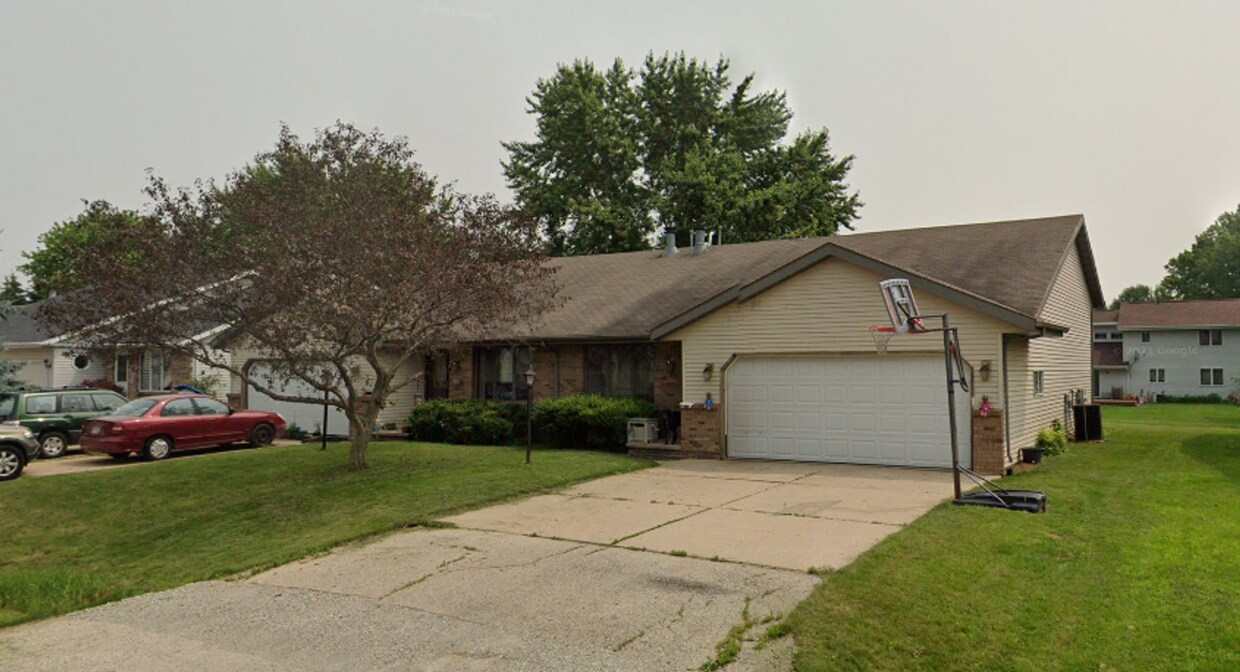 23102312 Skylark Dr Unit 2312, Appleton, WI 54914 Room for Rent in