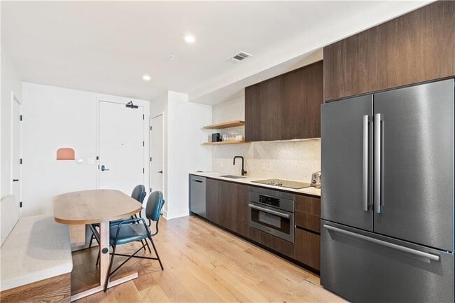 Foto del edificio - 48 East Ave