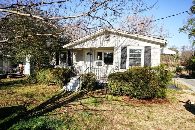 Foto del edificio - Cozy 3 Bedroom Downtown Apex Home