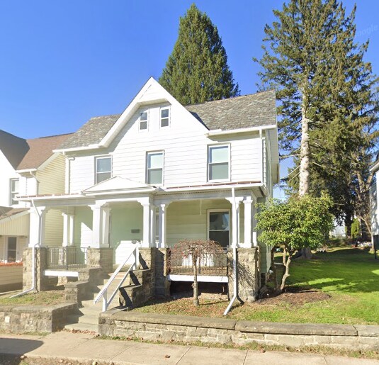 Building Photo - 45 Huffman St