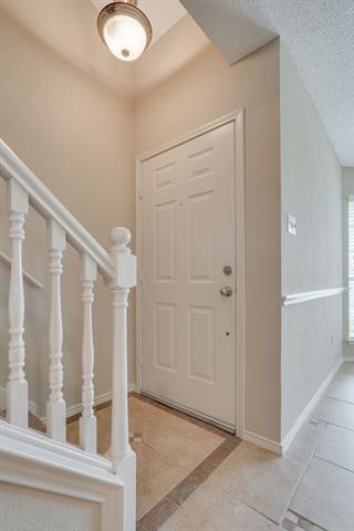Building Photo - 755 Burr Oak Dr