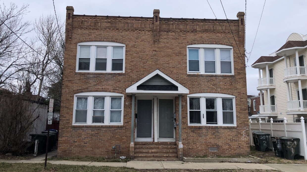 Primary Photo - 511 Caspian Ave