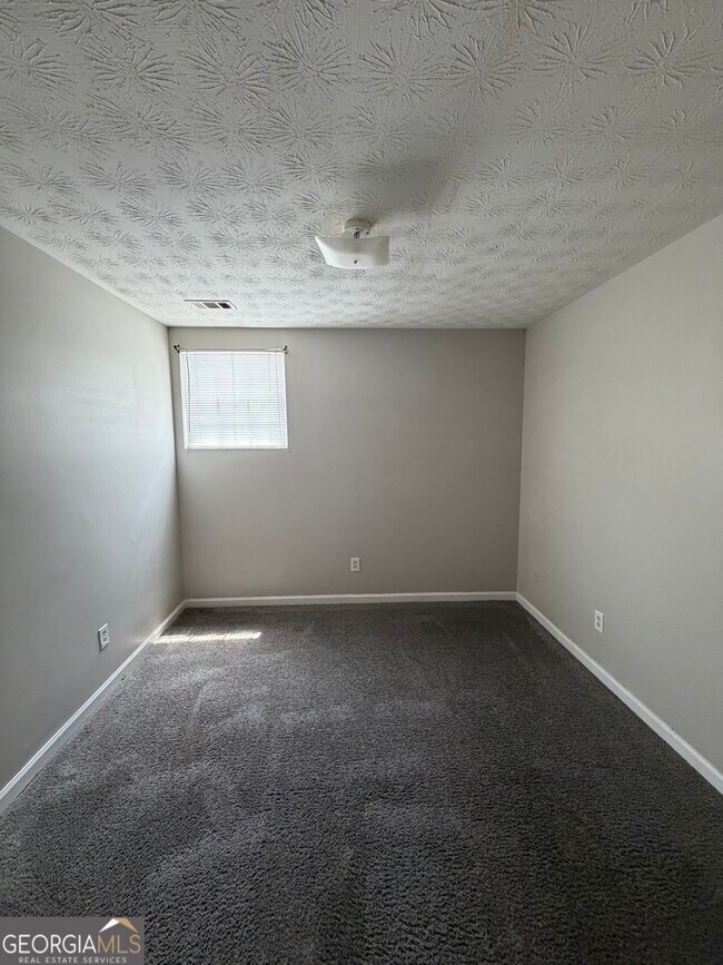Building Photo - 1744 Bob White Ln SE