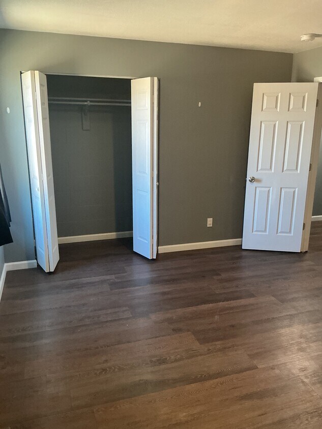 Building Photo - 800 Yucca Dr