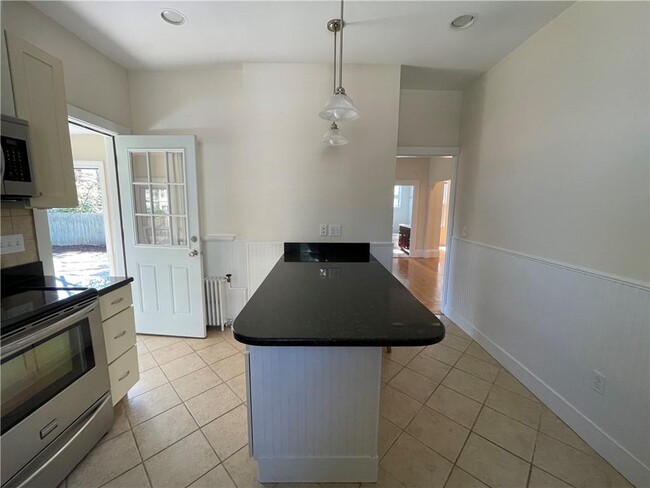 Building Photo - 26 Ayrault St