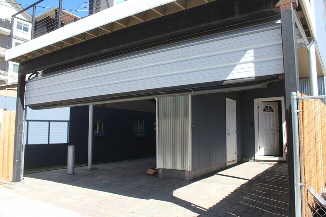 Foto del edificio - 442 E 7th St