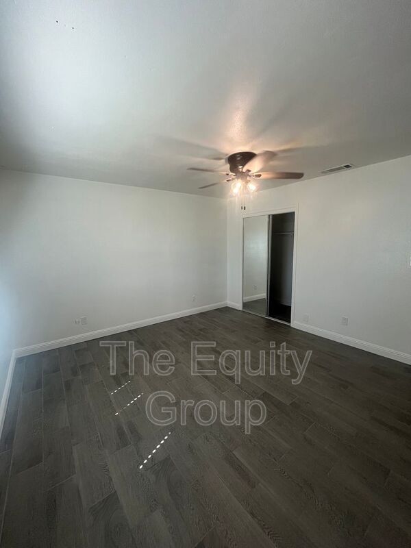 Building Photo - 1209 E Saginaw Ave