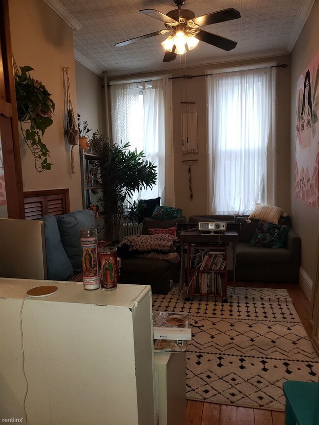 Building Photo - 1 br, 1 bath Apartment - 235 Devoe St