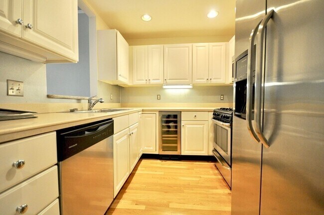 Foto del edificio - 340 Bunker Hill St