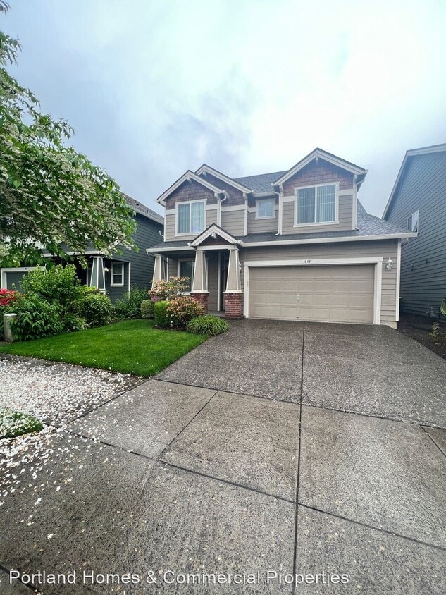 4 br, 2.5 bath House 1649 SW Miranda Place House Rental in