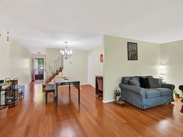 Foto del edificio - 133 Woodgate Ln