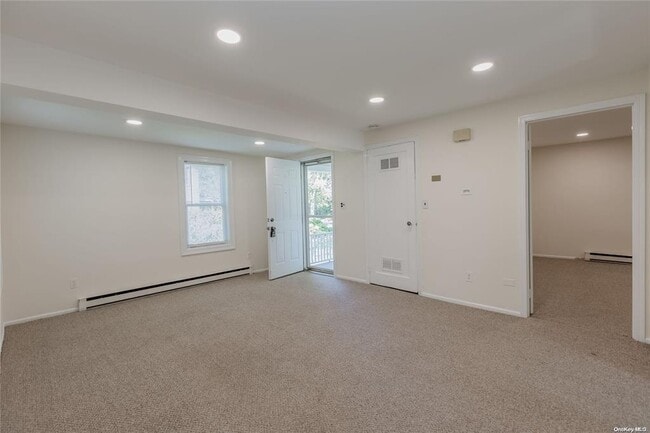 Foto del edificio - 192 Woodhull Rd