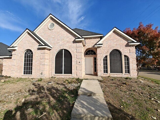 Building Photo - 8504 Pebblebrook Dr