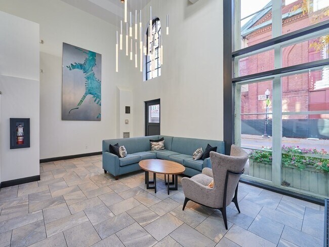 Building Photo - 101 13th St