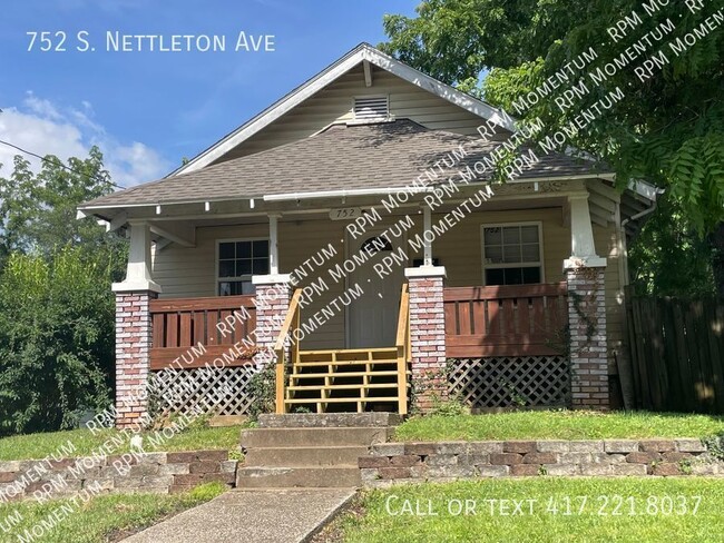 Building Photo - 752 S Nettleton Ave