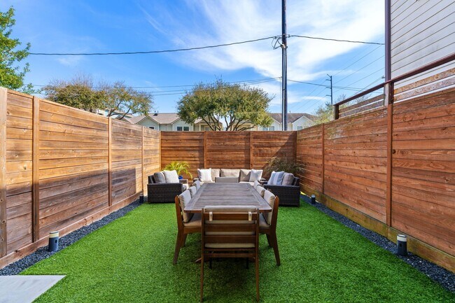 Foto del edificio - 807 Nicholson St