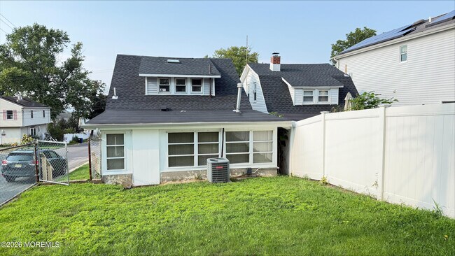 Foto del edificio - 104 Burlington Ave